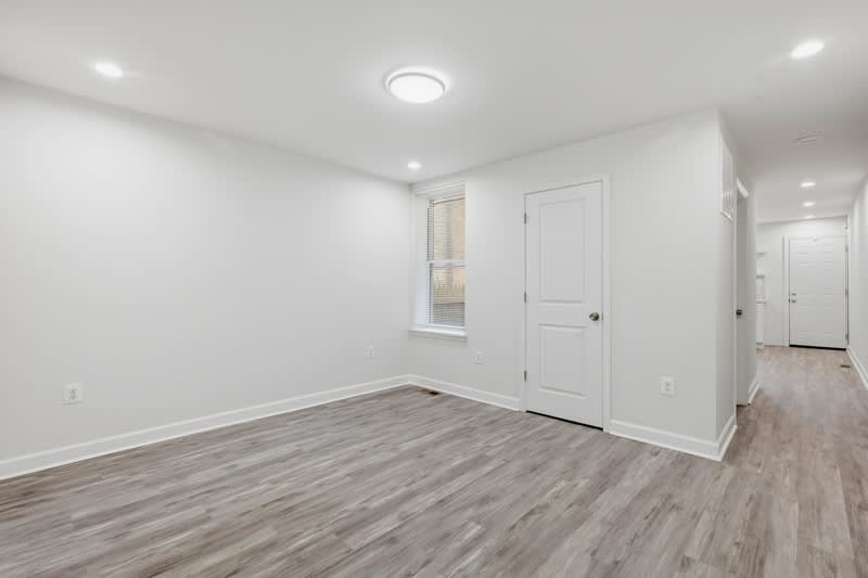 719 East 20th Street – photo 4