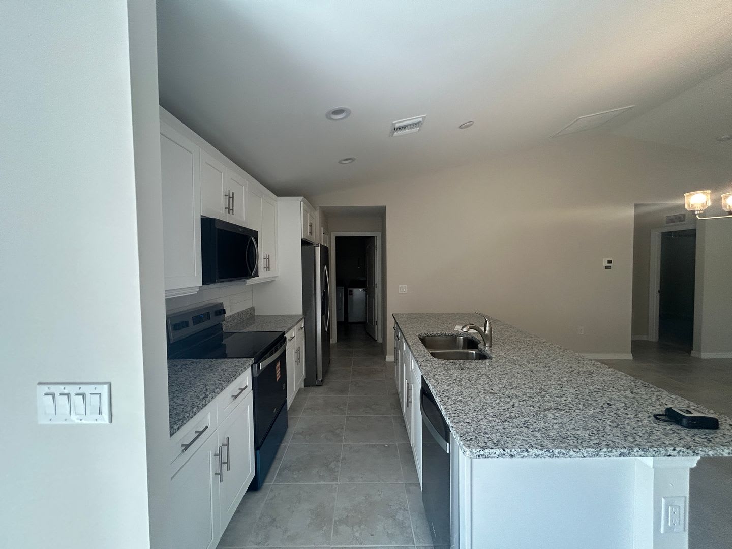 Brand New 4 2 Never Lived In – photo 4