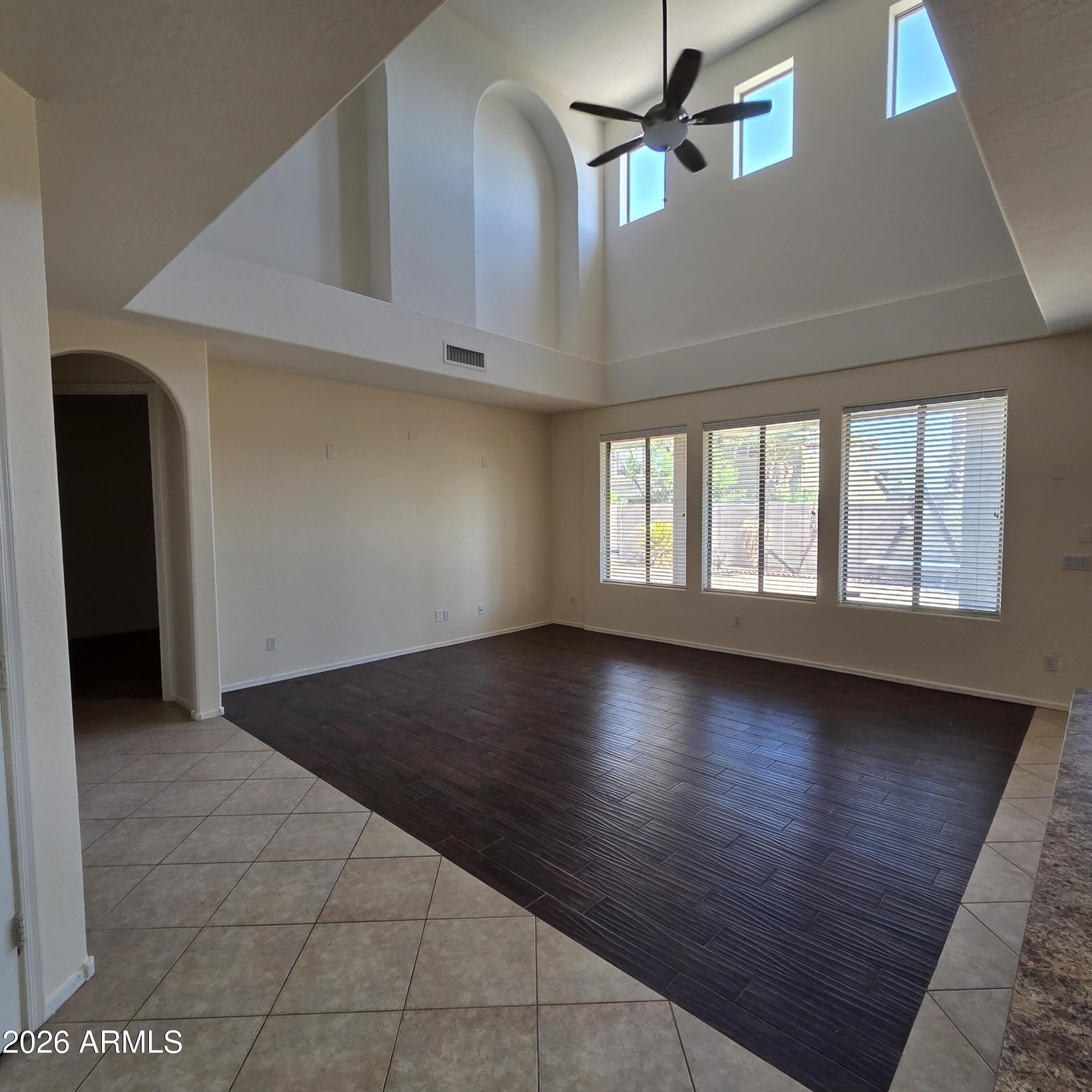 2709 W Redwood Lane – photo 5