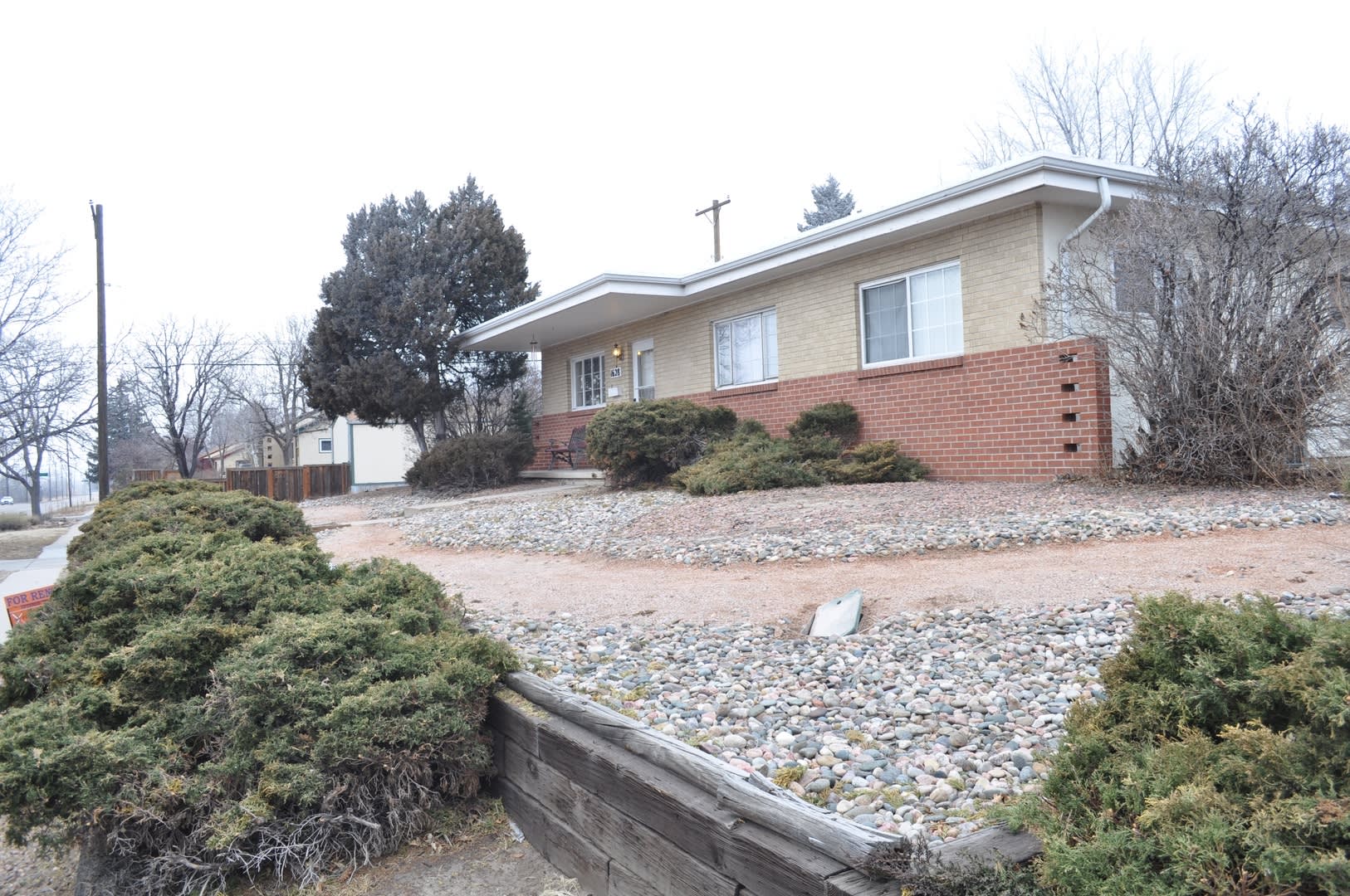 Charming Raised Ranch across from golf course – photo 2