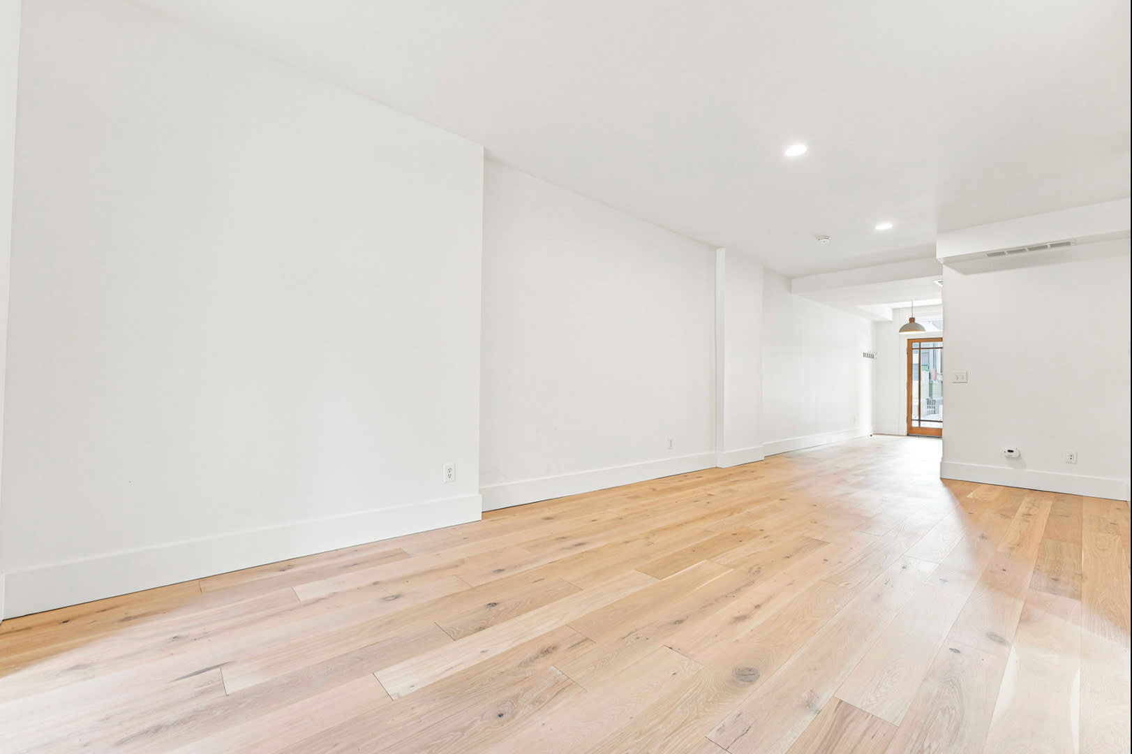 Stylish Completely Remodeled LoHi 2BD/2BA – photo 4