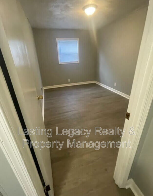 1130 Conley Street – photo 3