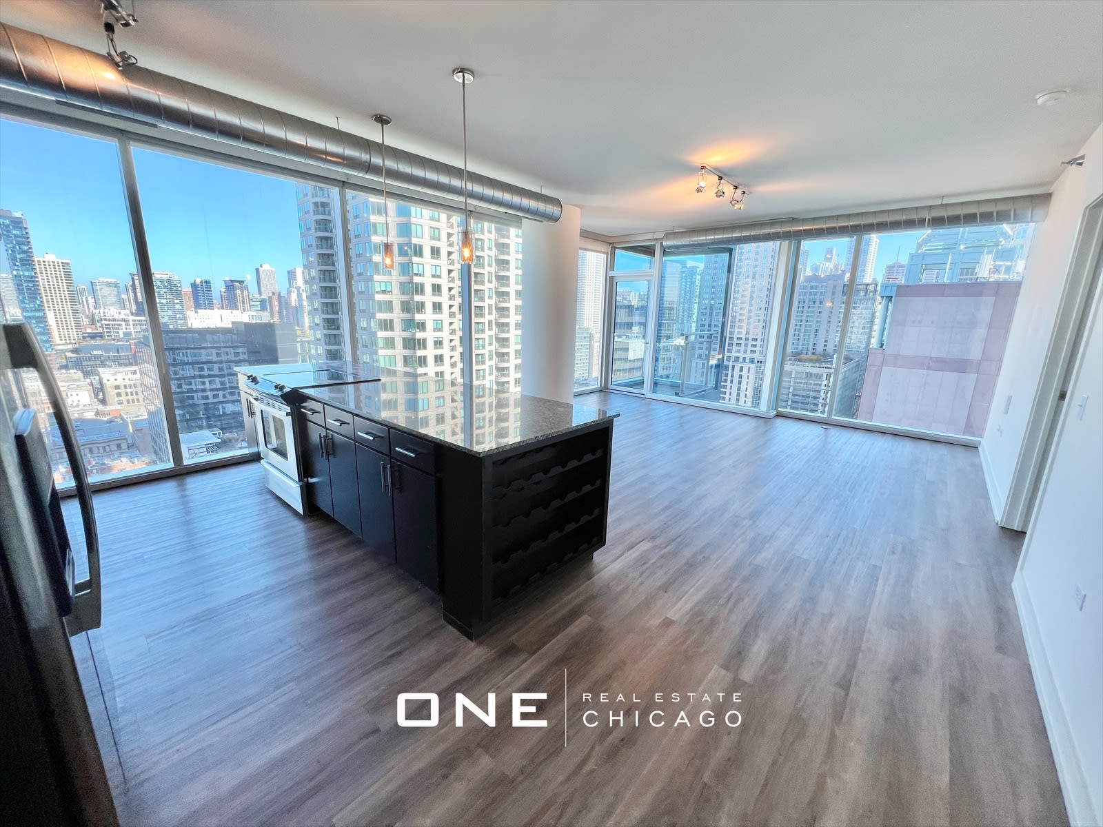 150 W Kinzie St – photo 2