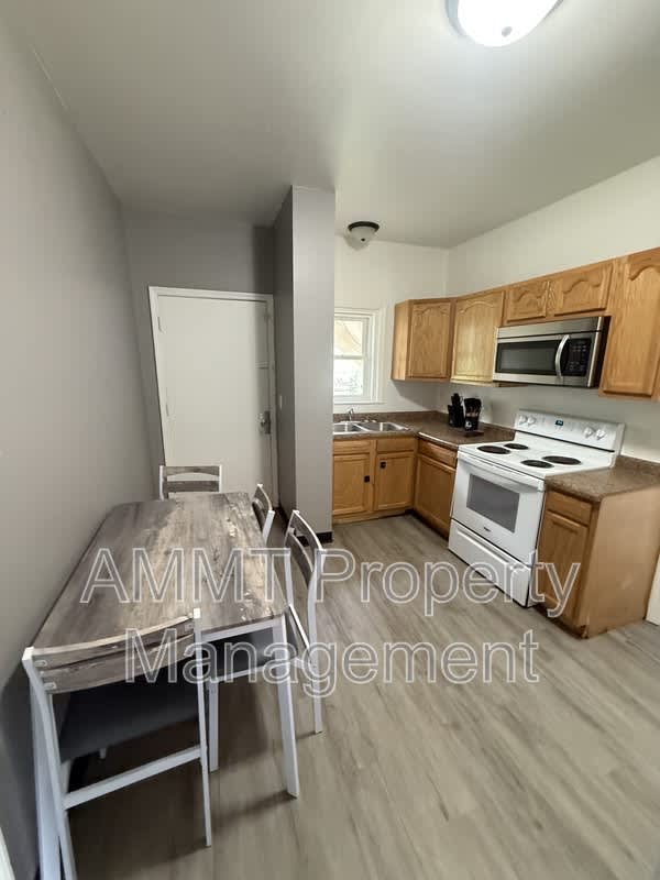 1838 J Avenue Northeast – photo 5