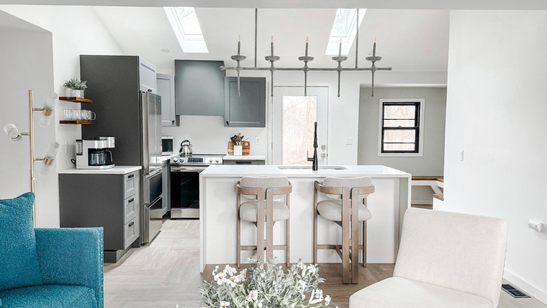 Modern Solace Meets Nostalgic Comfort In This Stunning 3Br 3Ba Beauty 4800 Mo – photo 1