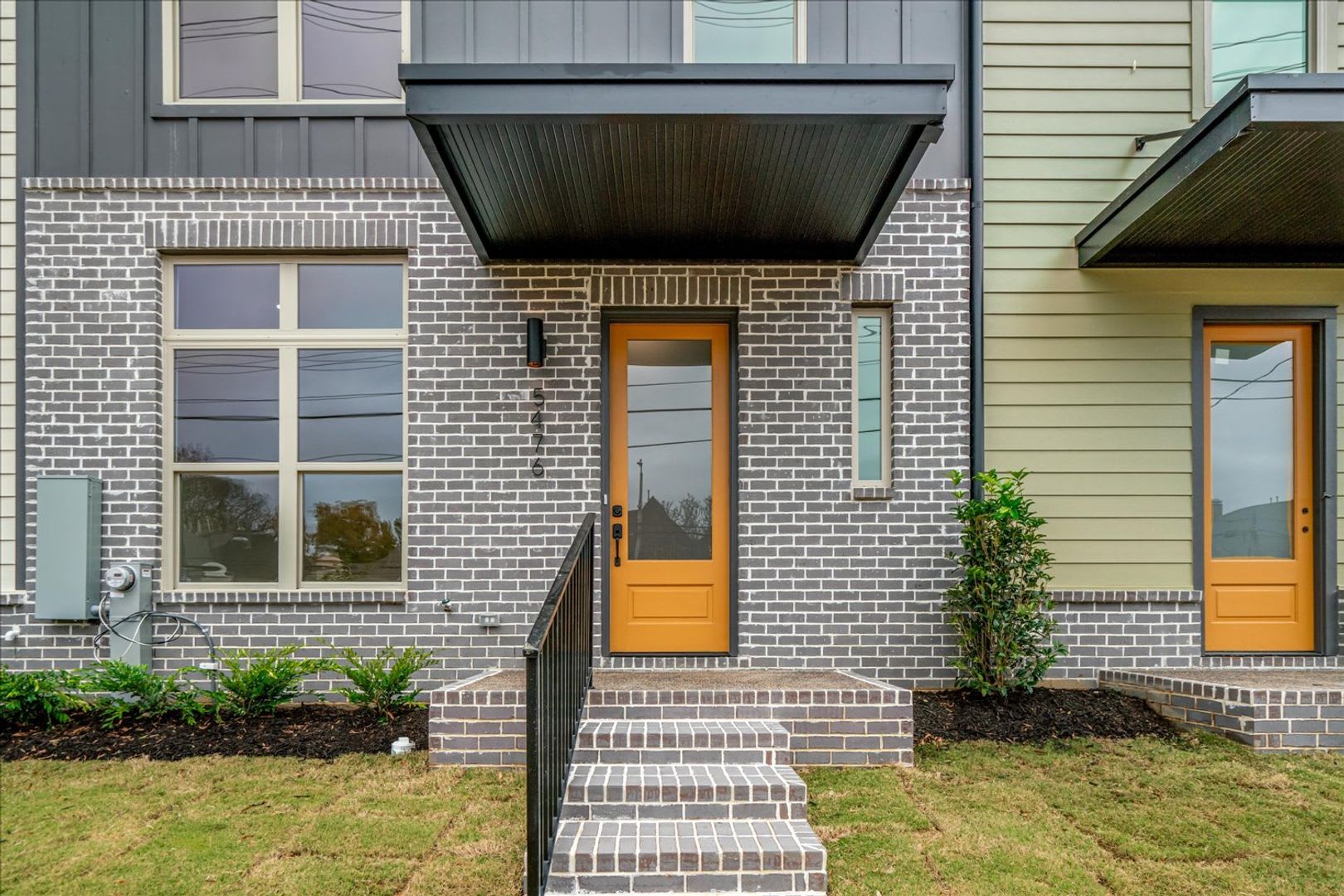 Brand New Luxury Townhome – photo 1