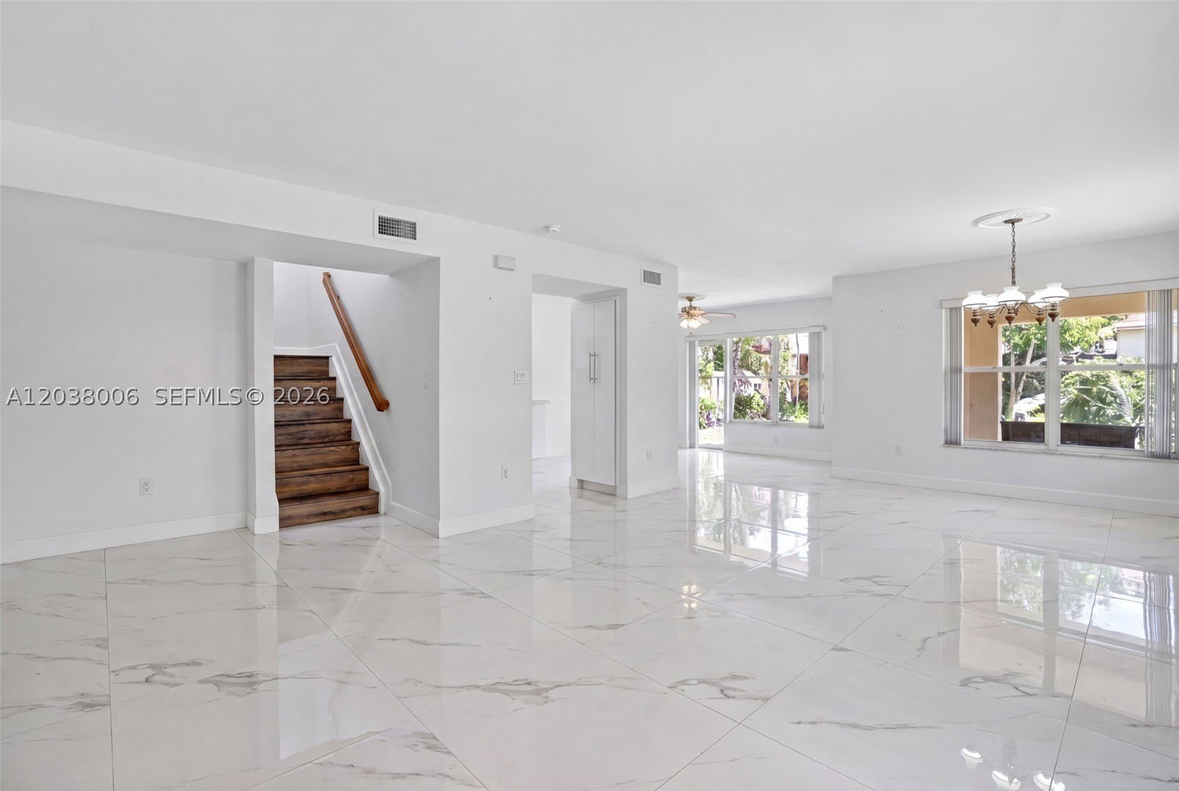 14102 SW 167th Ter – photo 4