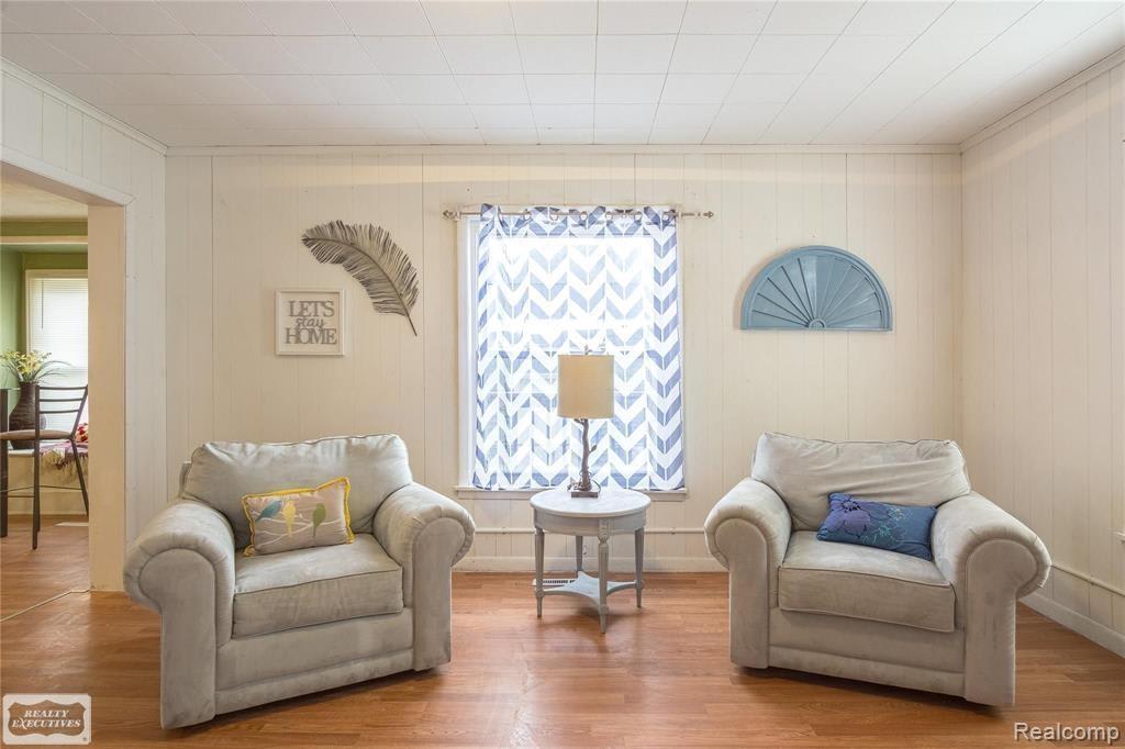107 East Perry Street – photo 4