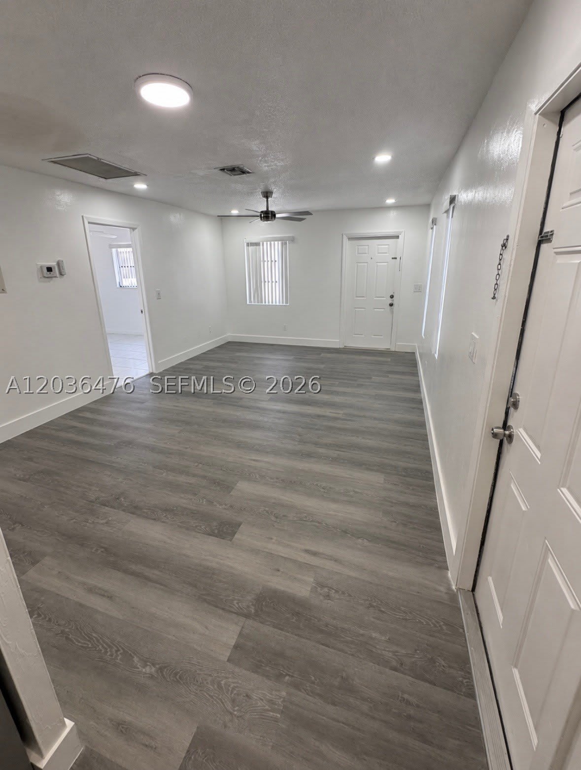 1670 Harding St – photo 4