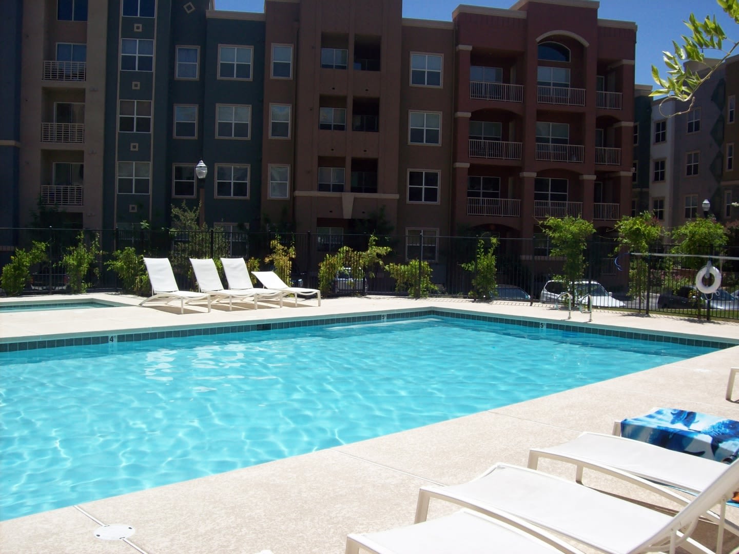 Upgraded 4th floor unit in upscale guard gated community just South of the Strip – photo 2