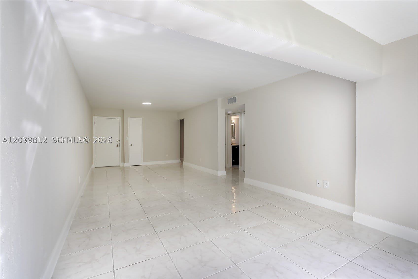 9180 Fontainebleau Blvd – photo 4