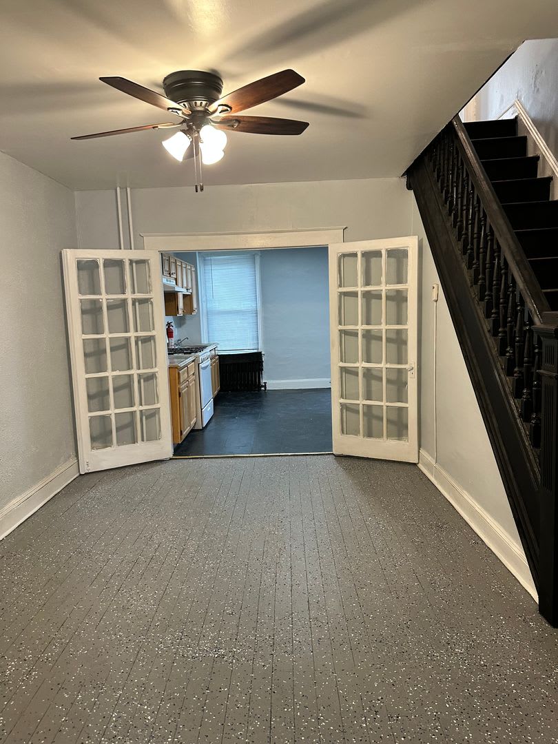 Spacious Home! Finished Basement! W/D! Available Now! – photo 3