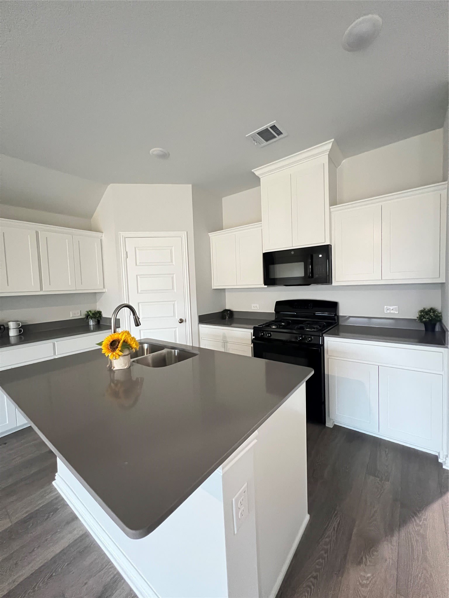 553 Meadow Run Drive – photo 3