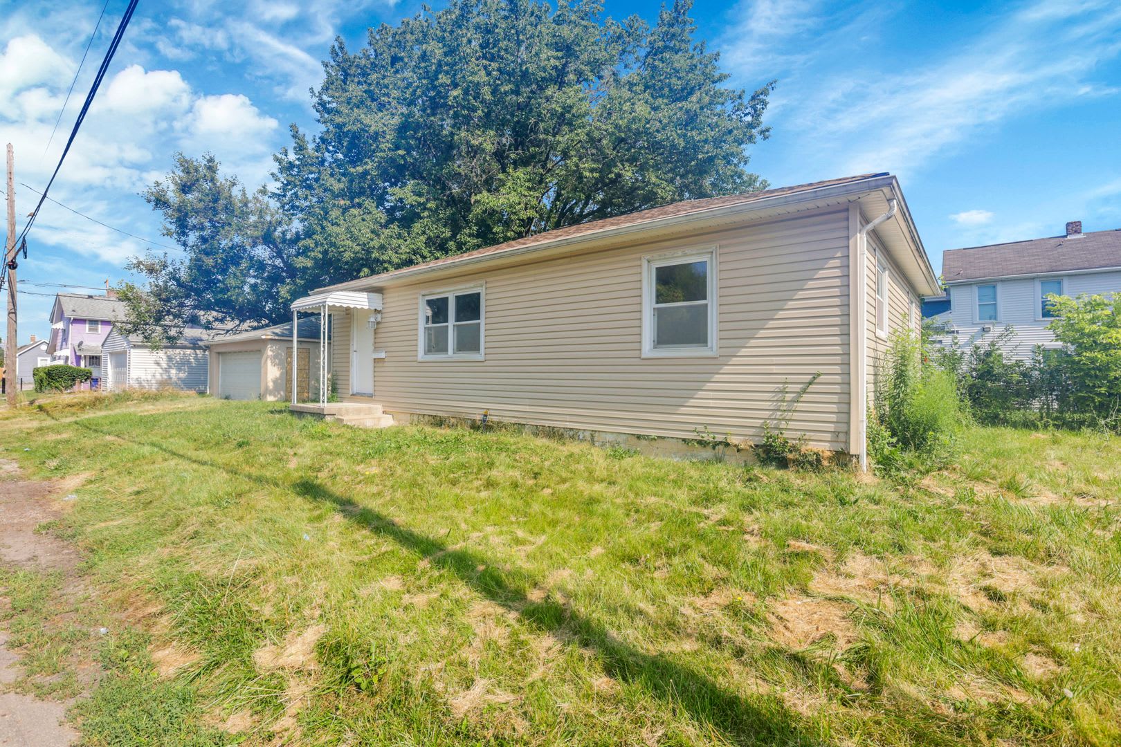 Beautifully Updated 2 Bedroom Home For Rent 307 S Wheatland 1500 Per Month – photo 2