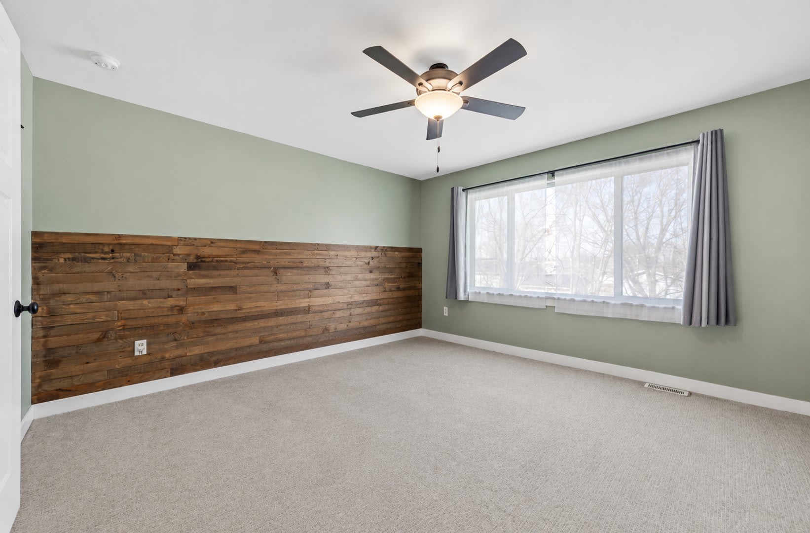 3 000 4 Bedroom 3 Bath House Garage – photo 5