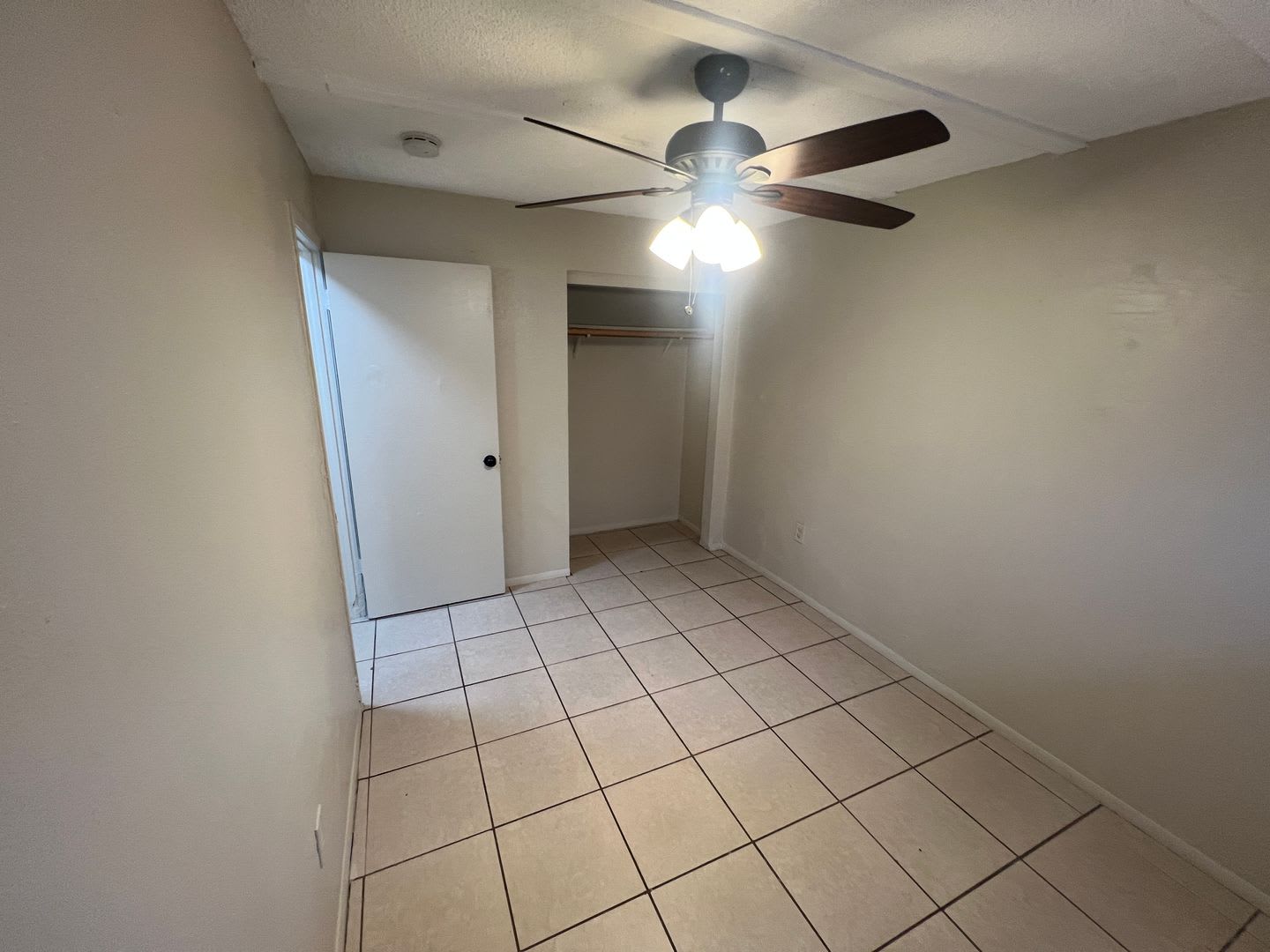 ** FOR RENT 2/1 READY FOR A LONG TERM TENANT -- FORT MYERS -- PET FRIENDLY ** – photo 5
