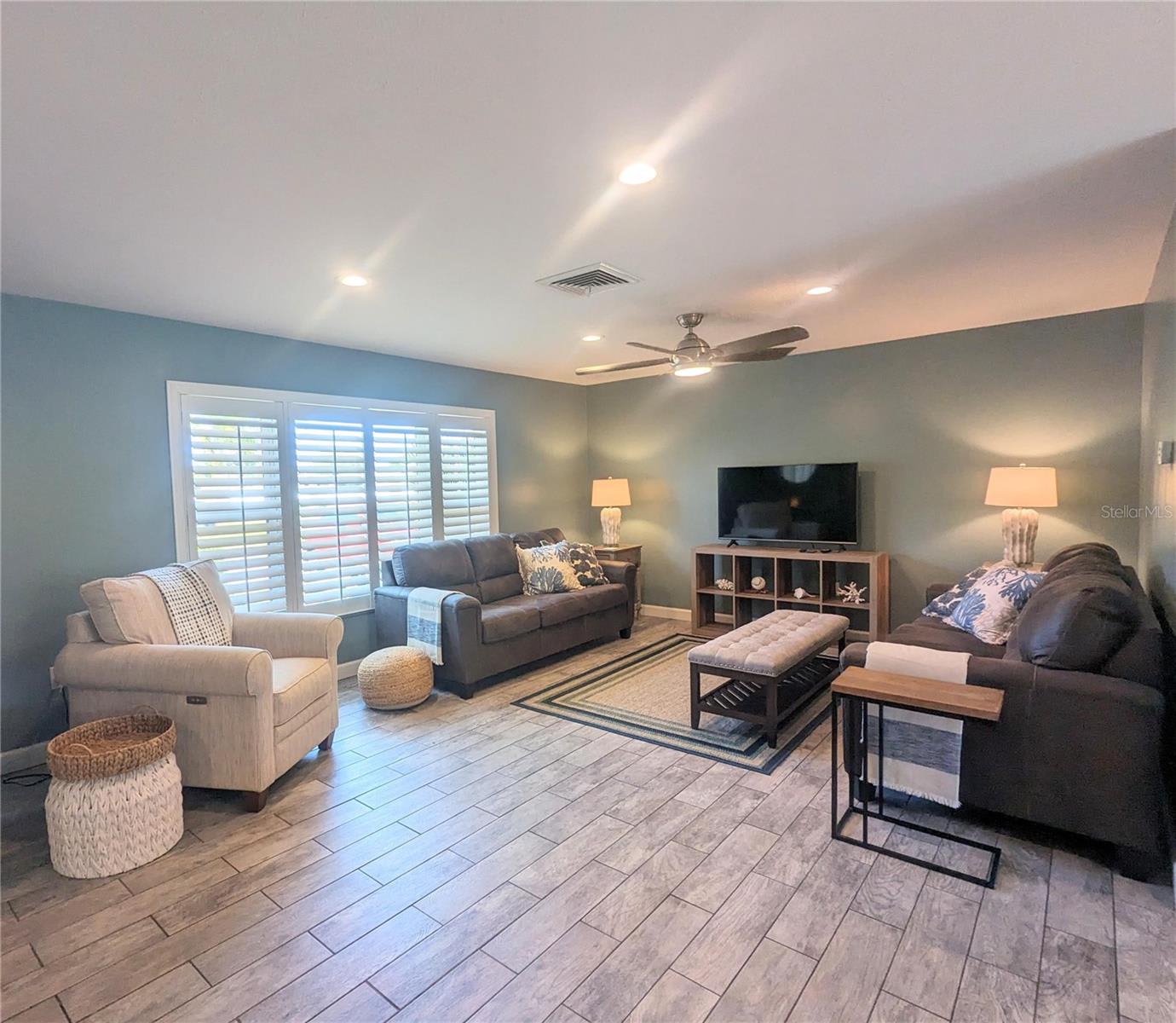 3070 Gulf Gate Drive – photo 4