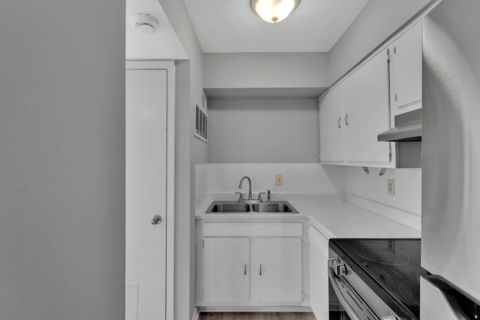 Barat Ave Apartments – photo 5