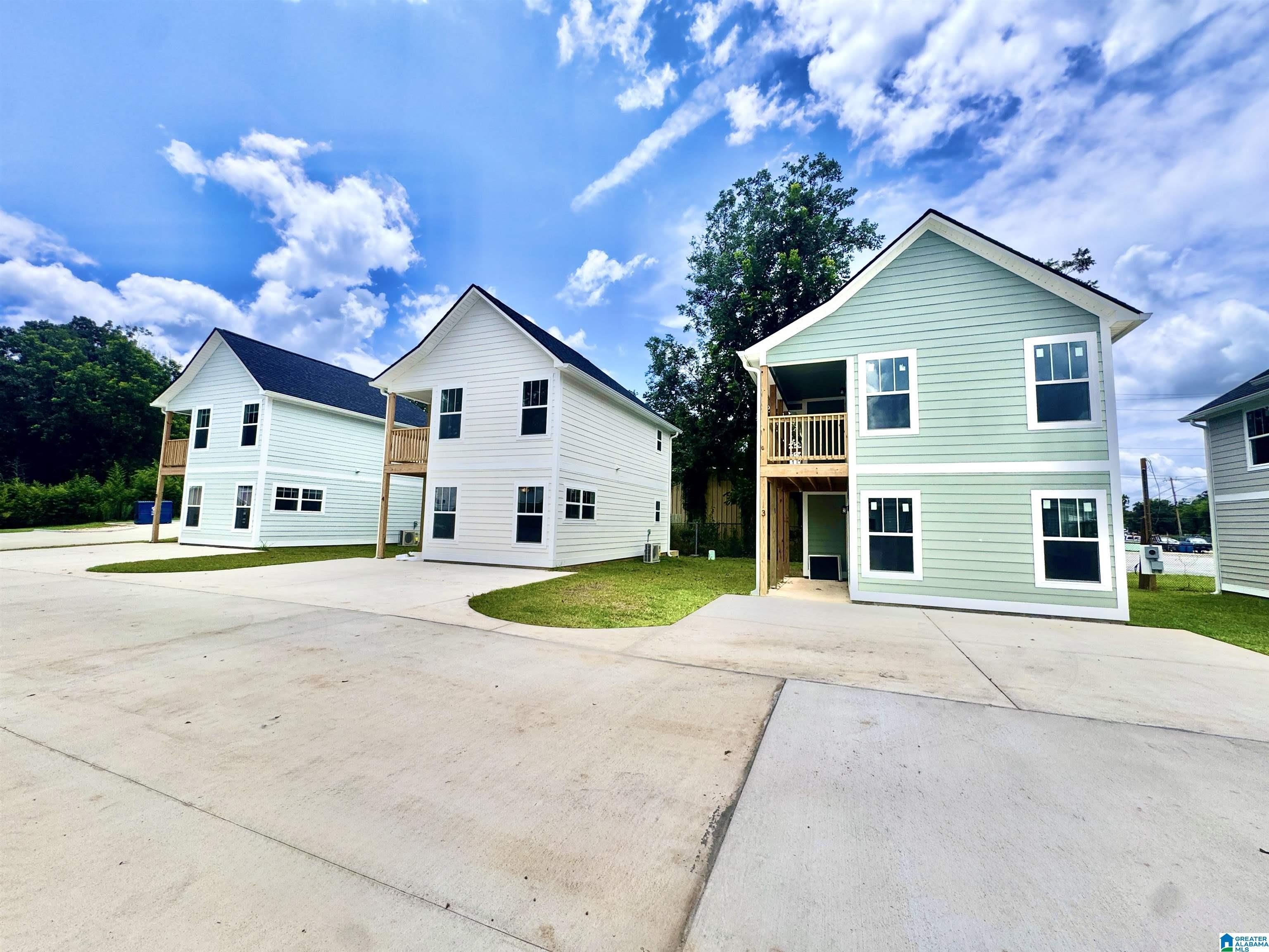2005 BARRY STREET – photo 1