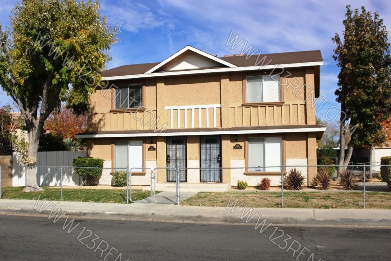 2BD/1.5BTH TOWNHOUSE WEST LANCASTER – photo 2