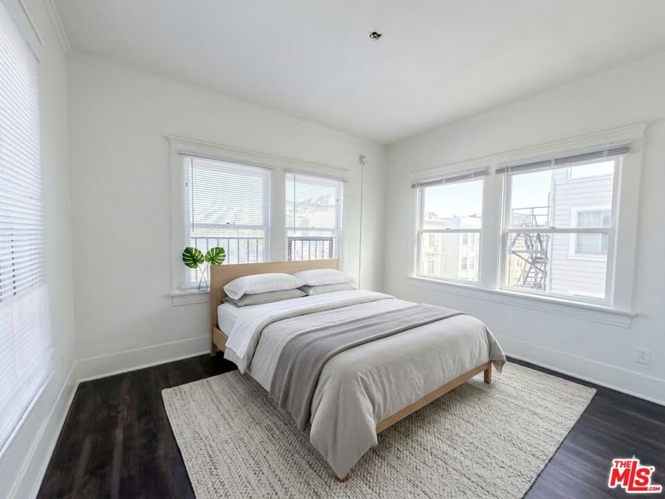 2142 S Oak St – photo 2