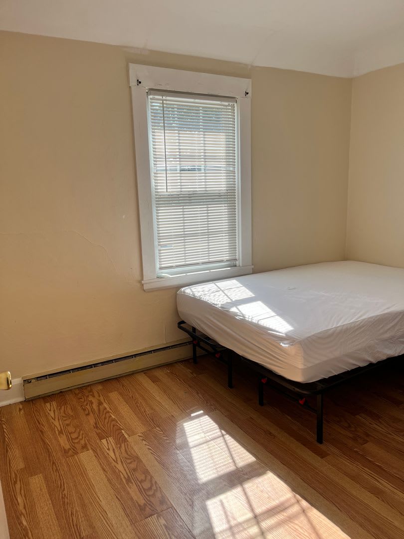 2 BED, 1 BATH 2ND FL RENTAL – photo 5