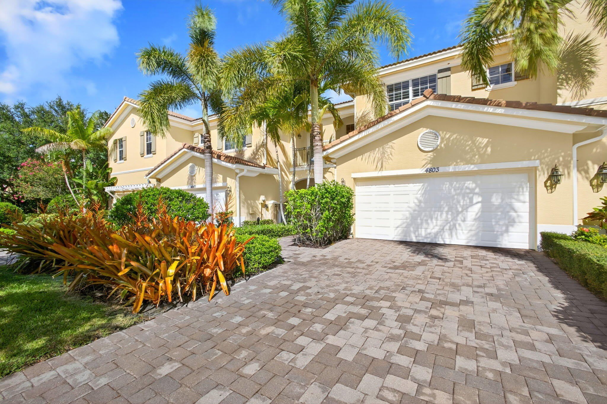 4803 CADIZ Circle – photo 1