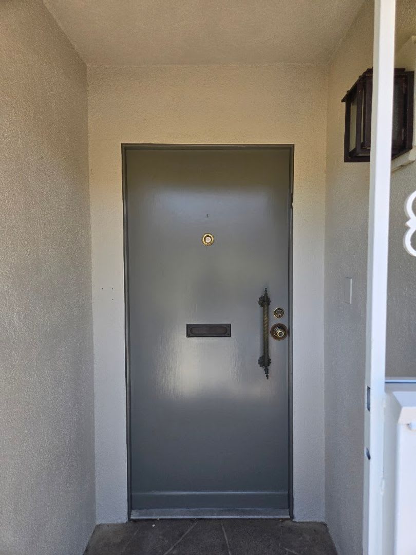 A Fabulous 3 Bedroom Townhome Centrally located. – photo 3