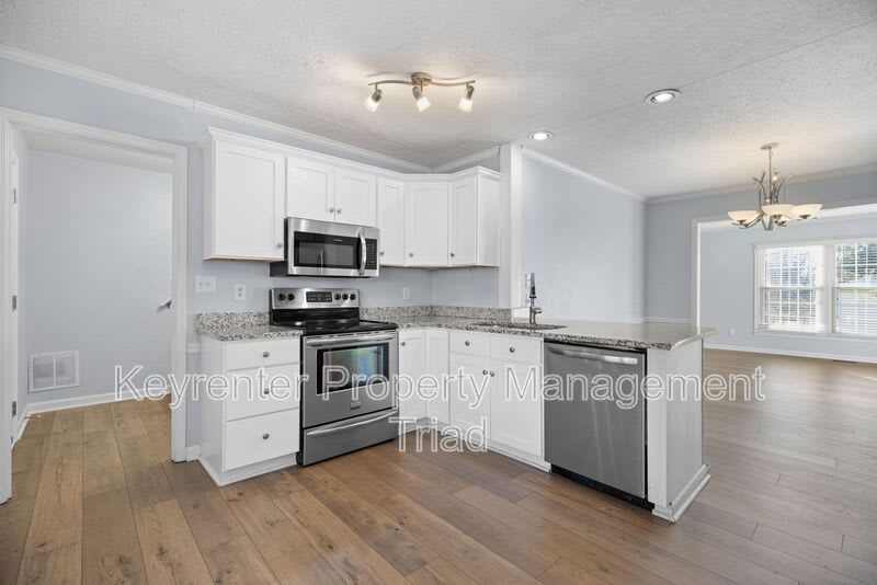 4902 Tower Road – photo 2
