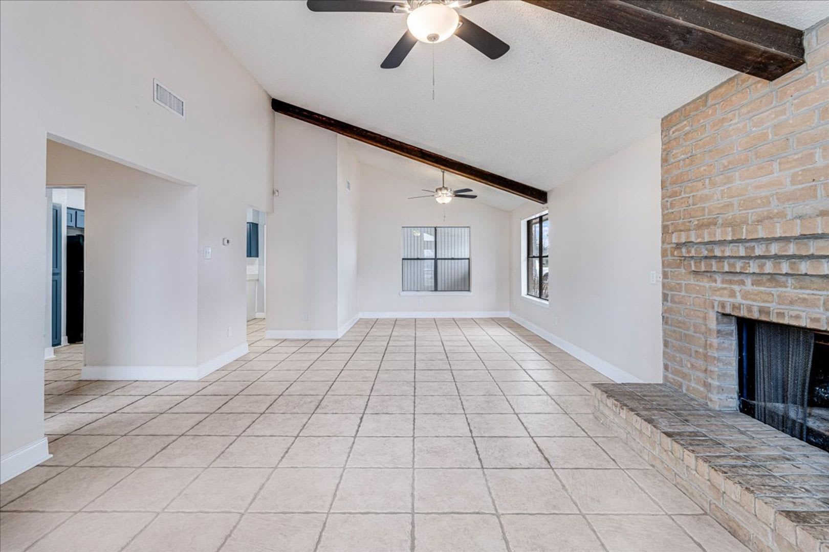 985 Crossbill 3 Bed 2 Bath 2095 Month – photo 4