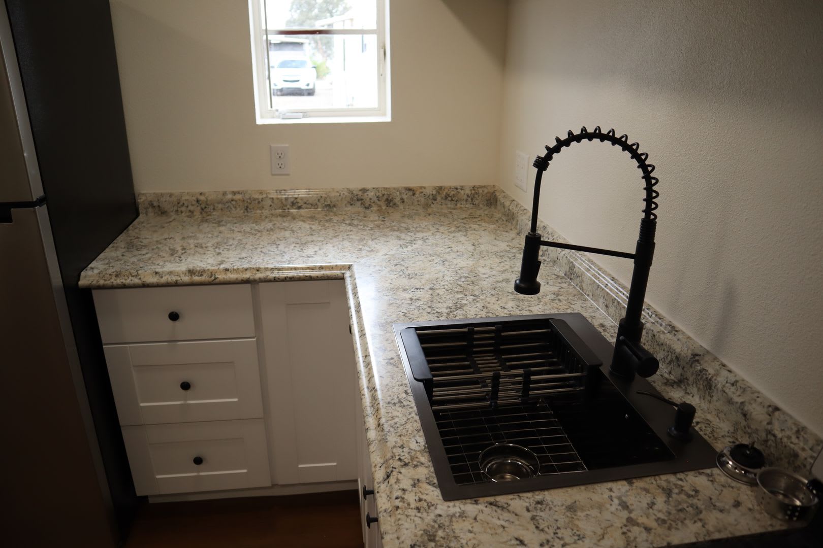 Fully Renovated, Cozy, and In Town!!! – photo 5