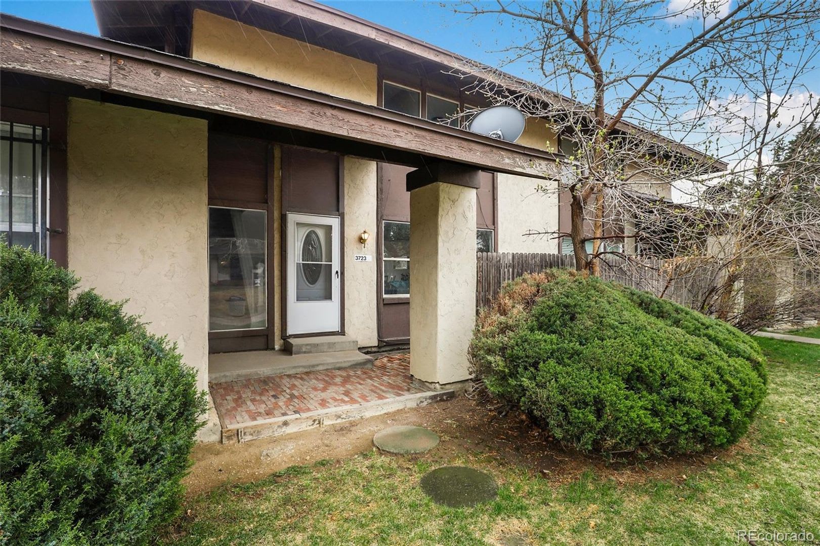 The Timbers townhome located in Cherry Creek School Disctrict. – photo 2