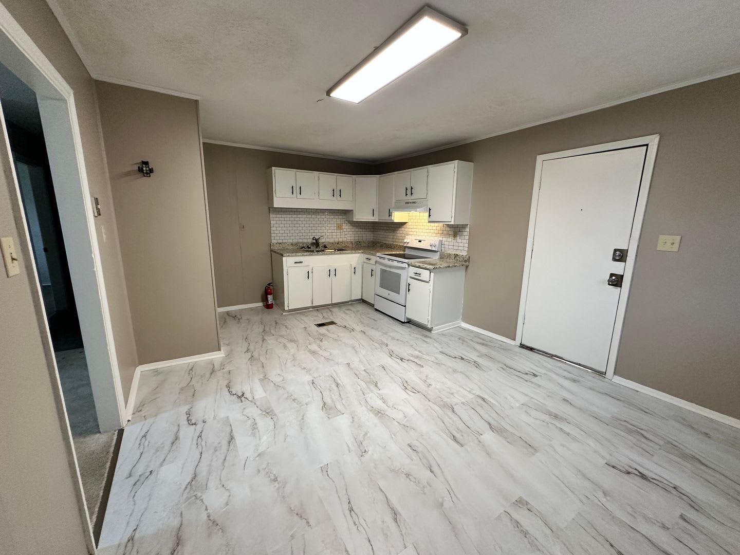3 Bedroom, 1.5 Bath with Bonus Room – photo 5