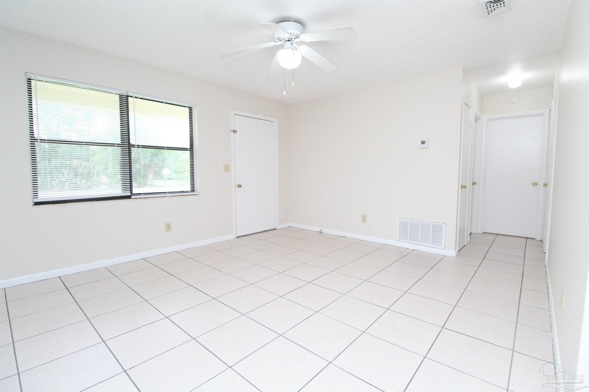 5301 Broad St – photo 3