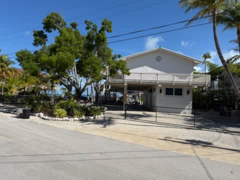 222 Bristol Court – photo 4