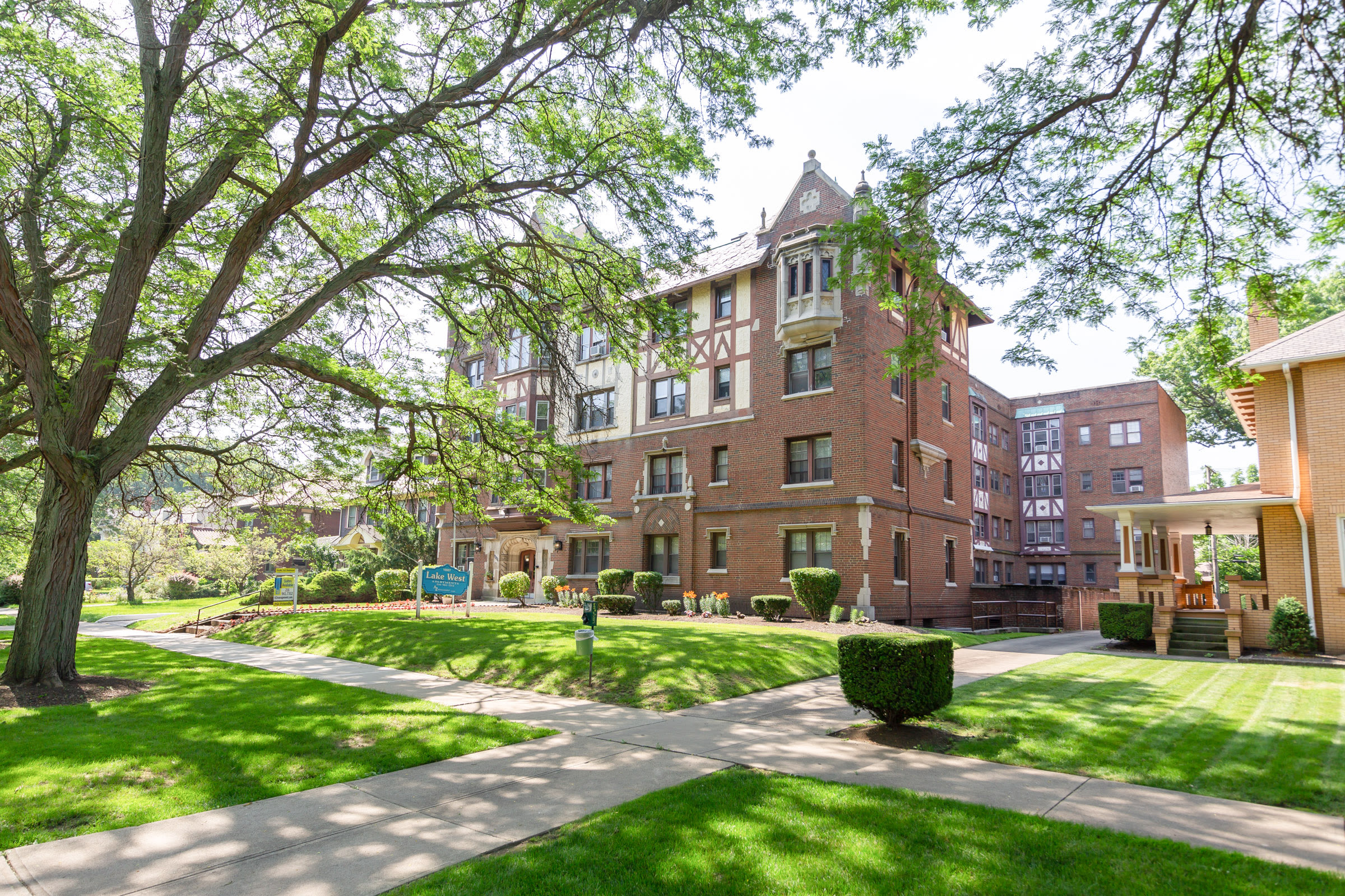 Lake West Apartments – photo 2
