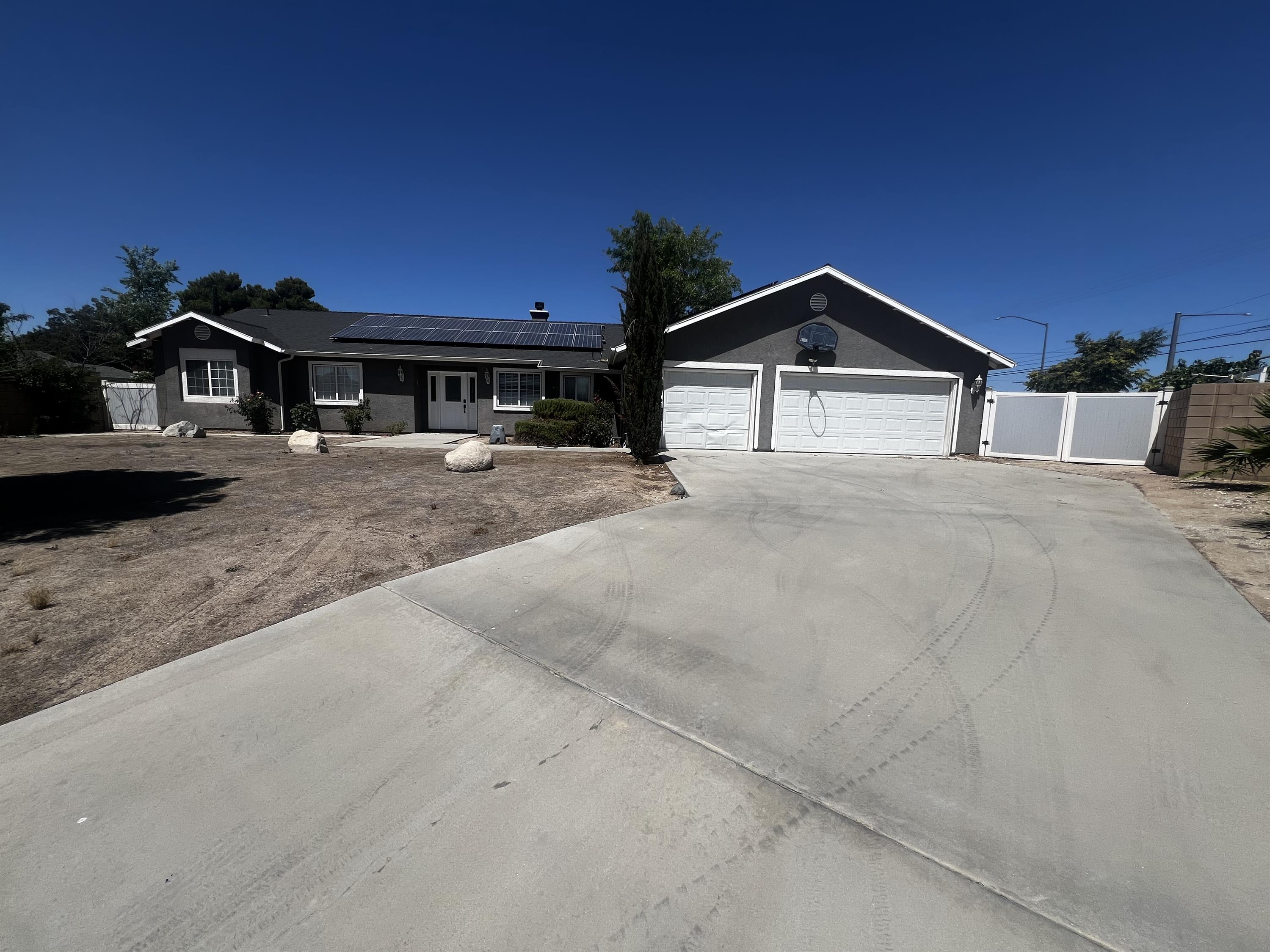44329 Sancroft Avenue – photo 4