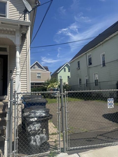 281 Lloyd St – photo 2