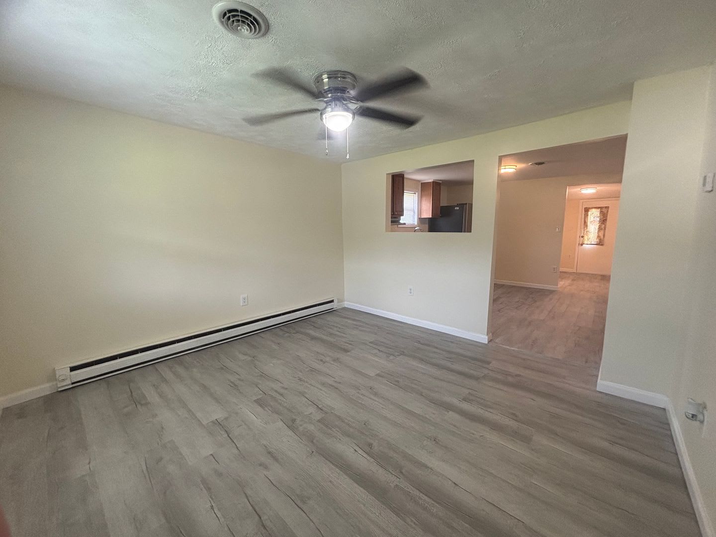 3 Bed 1 Bath Single Family Available Now – photo 4