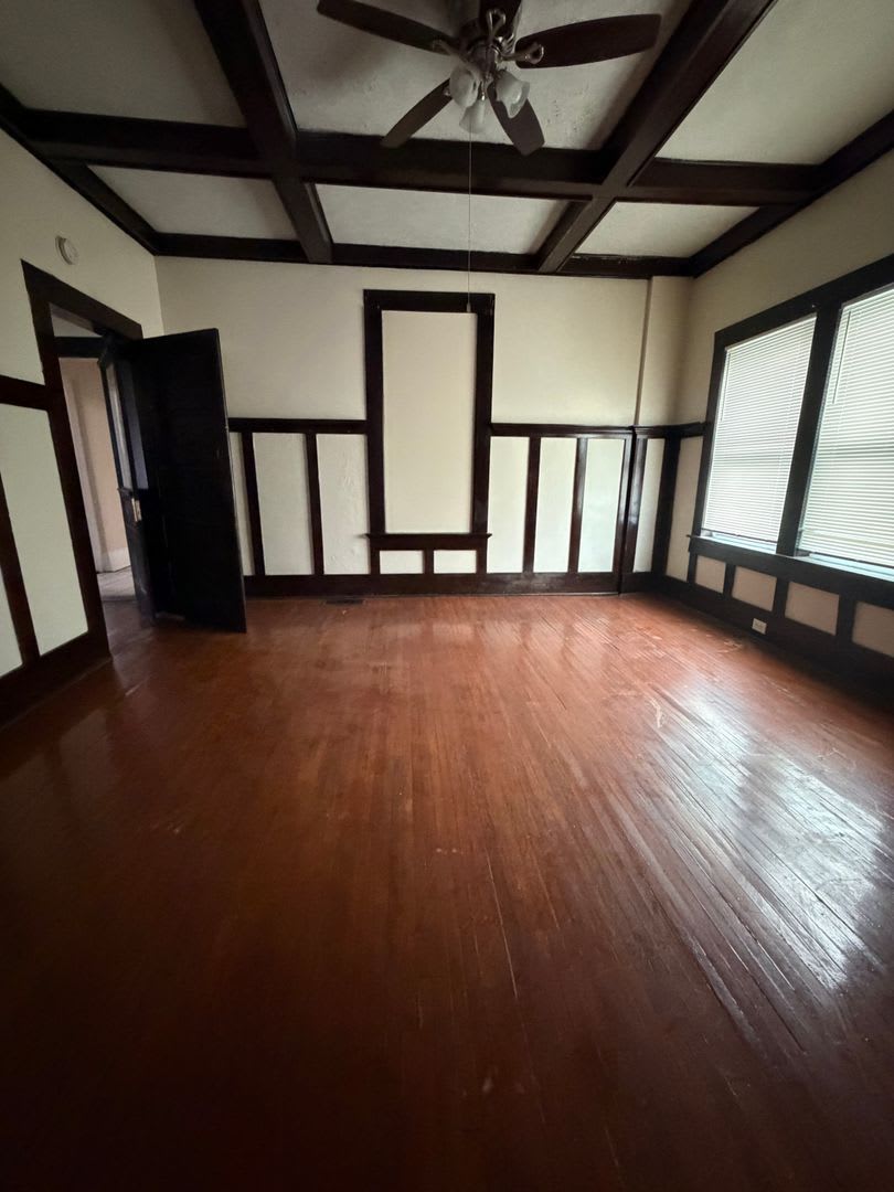 Historic 4-5 Bedroom Home – photo 3