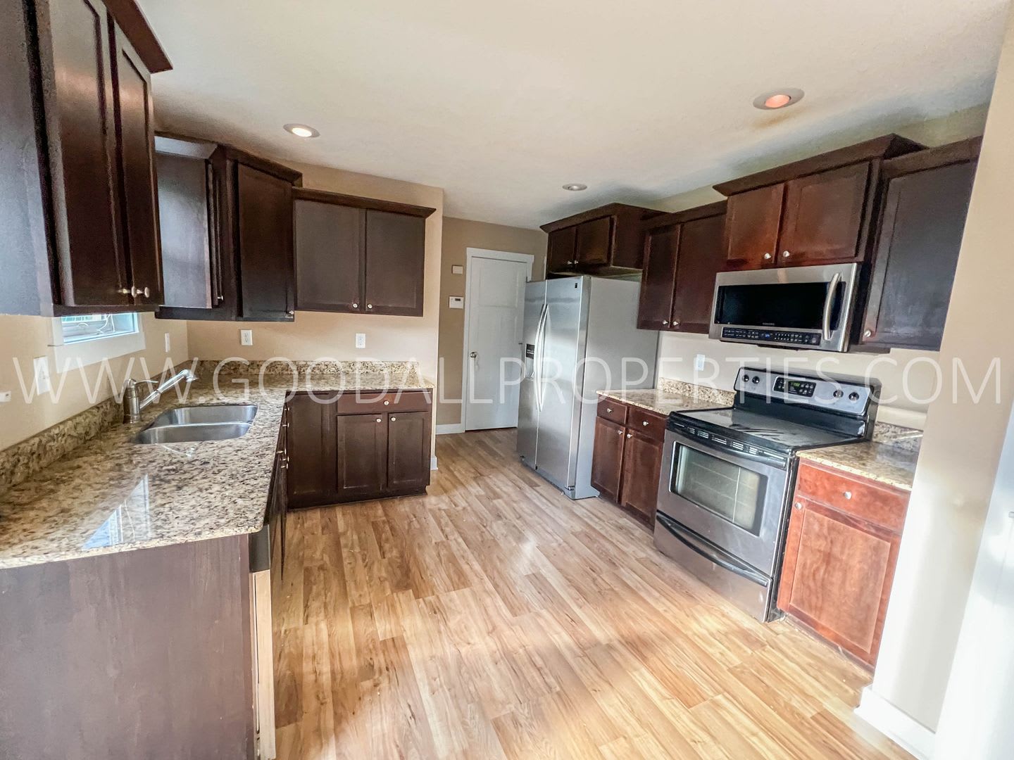 Beautiful 4 Bedroom 2 5 Bathroom Home In Ankeny – photo 2