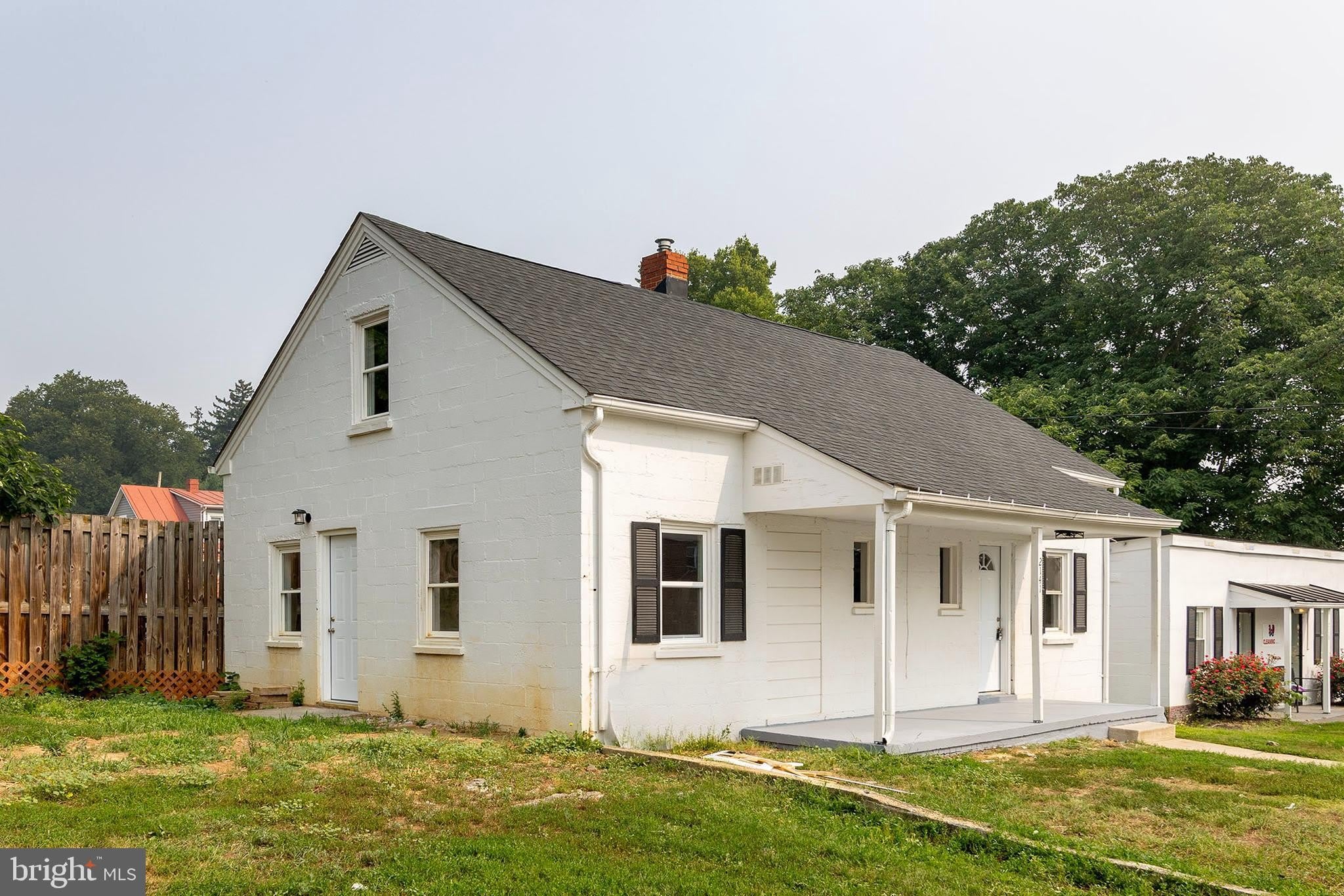 2141 VALLEY Avenue – photo 3