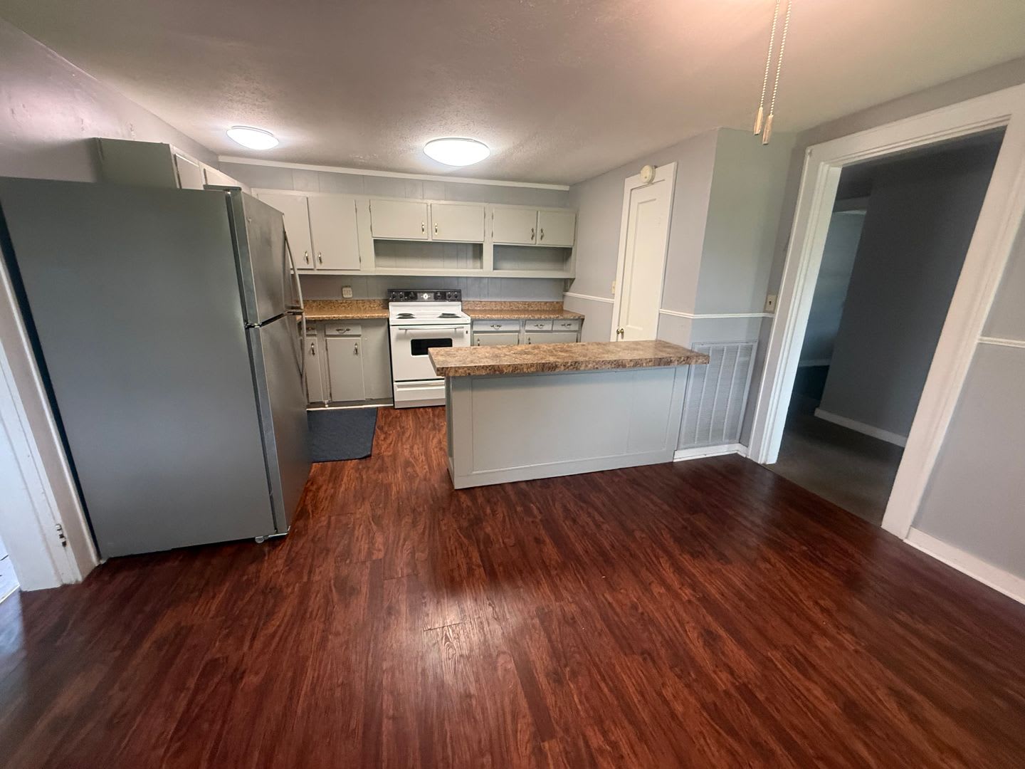 587 S Main Street – photo 4
