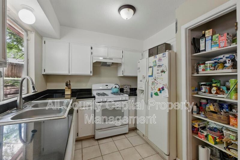4802 Peach Grove Ct – photo 3