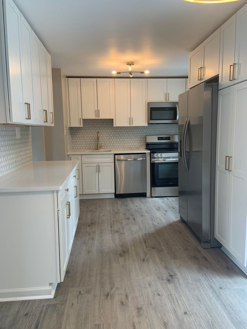 Beautiful 4-Bedroom Townhome for Rent in Desirable Cranberry Township! – photo 3
