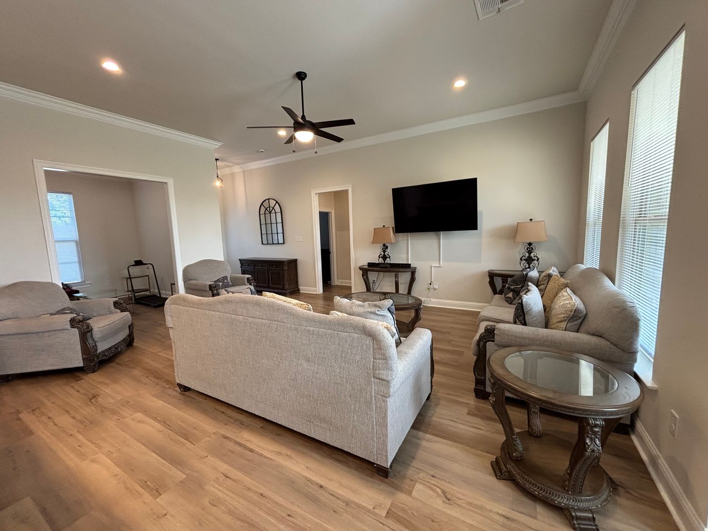 Gorgeous 3 Bedroom Home in Princeton – photo 4