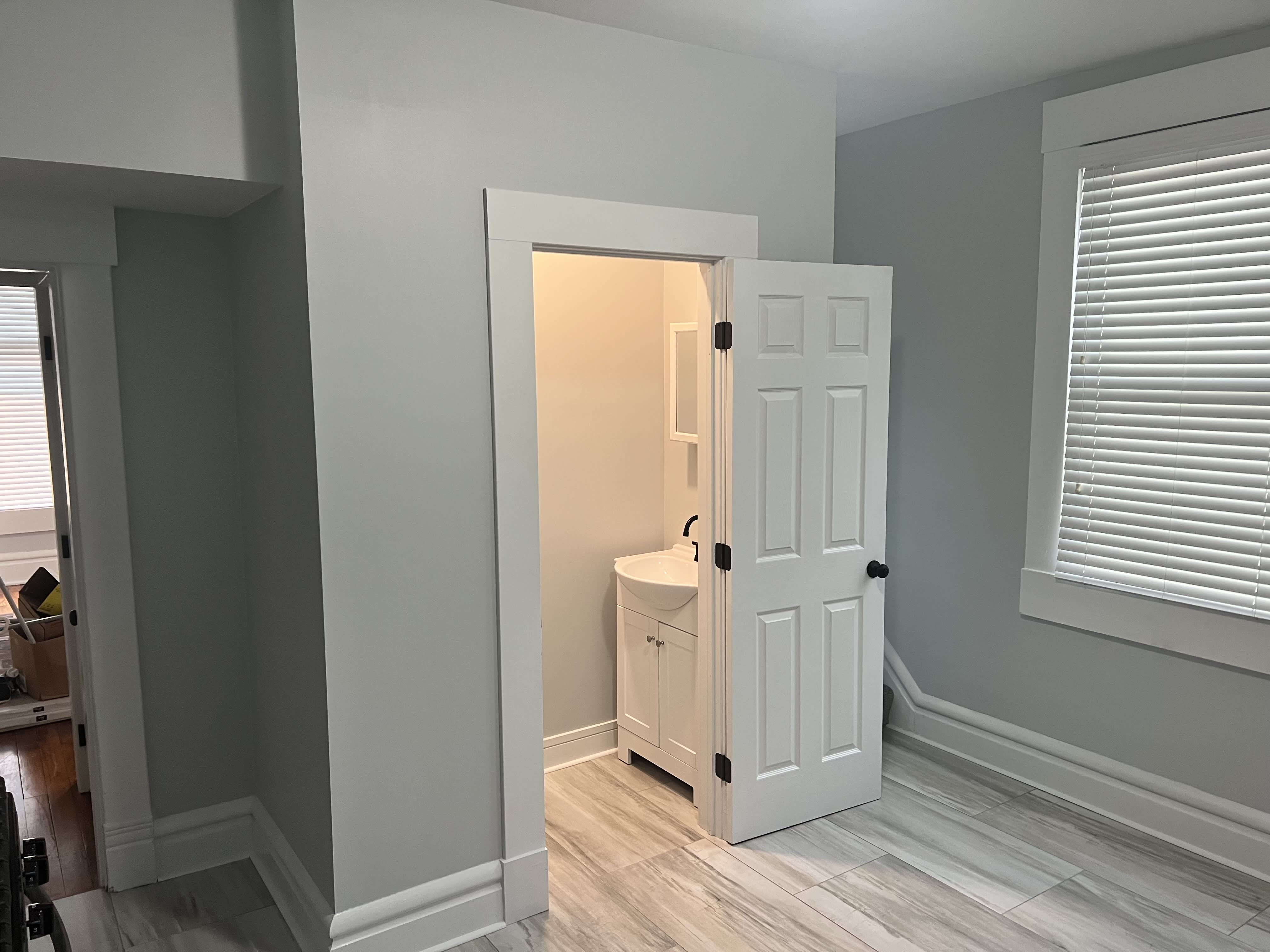 143 E 4Th Ave – photo 2