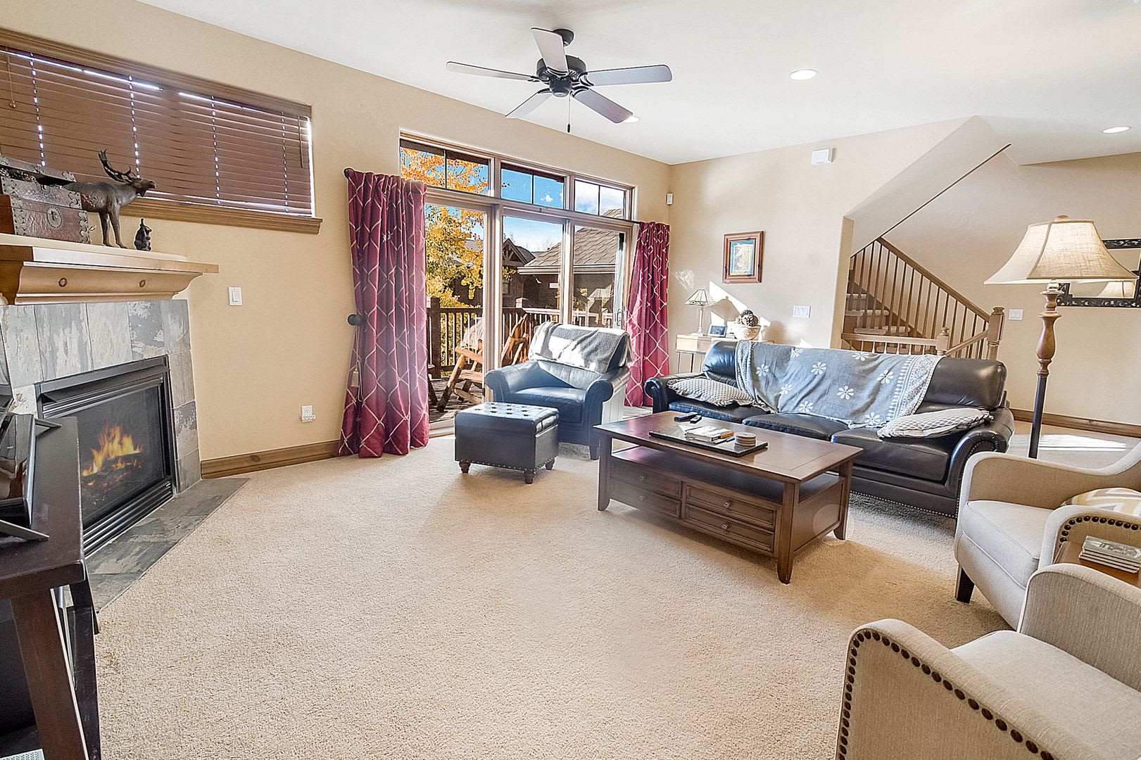 Beautiful Townhome Ski Shuttle Views Utilities Included Pets Negotiable Winter Lease Take A Look Quick – photo 2