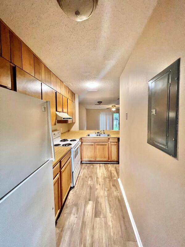 421 Hollywood Blvd E – photo 4