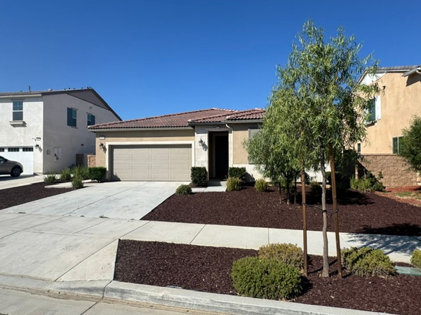 Welcome to this 3 bedroom home with solar panels – photo 2